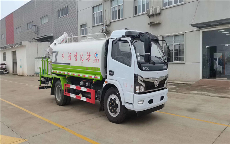 東風(fēng)D9國六綠化噴灑車射程遠(yuǎn)、霧粒細(xì)小、覆蓋面積大