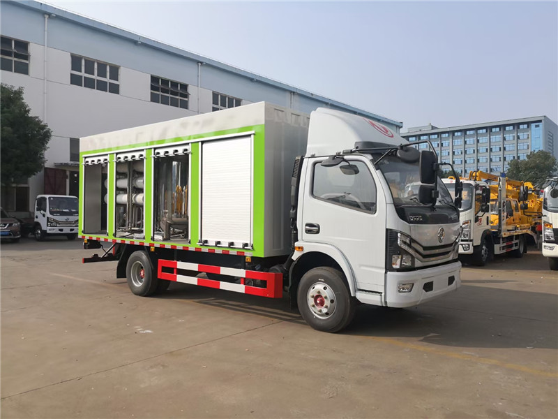 東風天錦清洗吸污車可液壓控制帶自動回位功能，效率高、用途廣泛