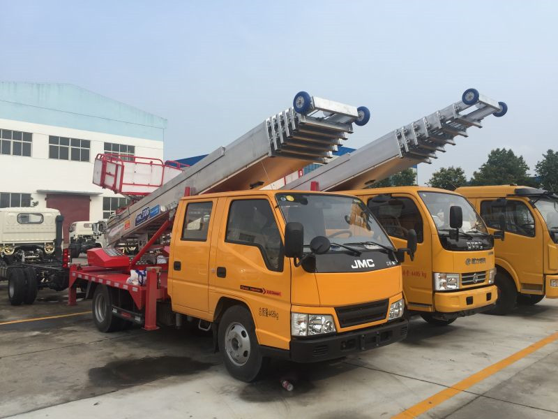 東風雙排高空作業(yè)車布局美觀，操作平穩(wěn)，維護方便
