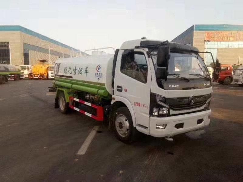 東風(fēng)多利卡D9灑水車用于城市道路、大型廠區(qū) 園林等單位清潔路面